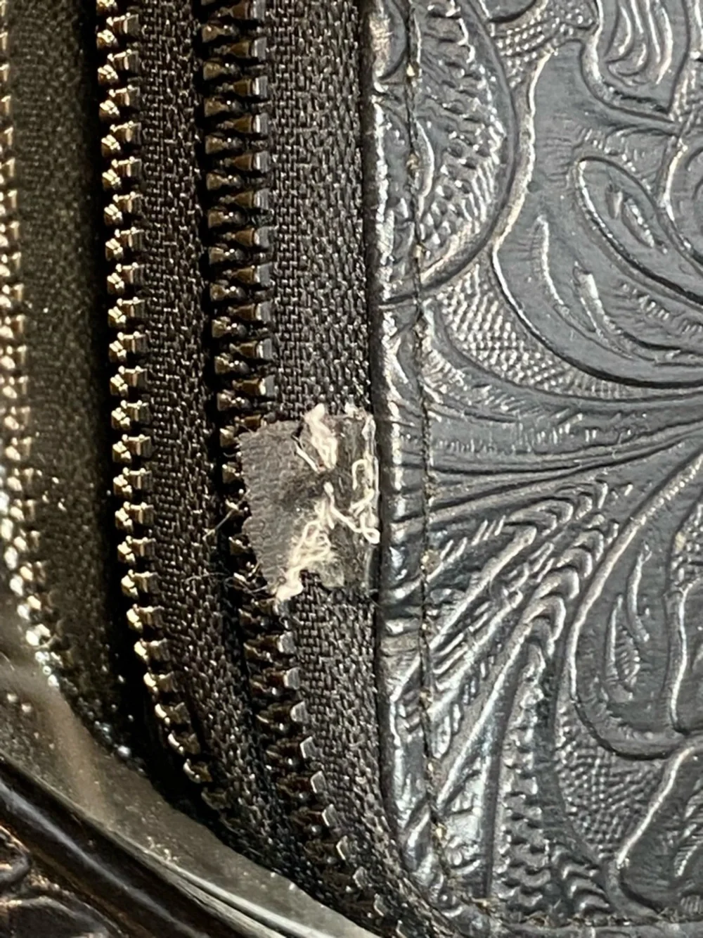 Darae Marks London Embossed Zip Wallet - Black